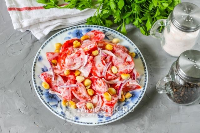 Салат з помідорів з арахісом: оригінальний рецепт у фото - фото 351629