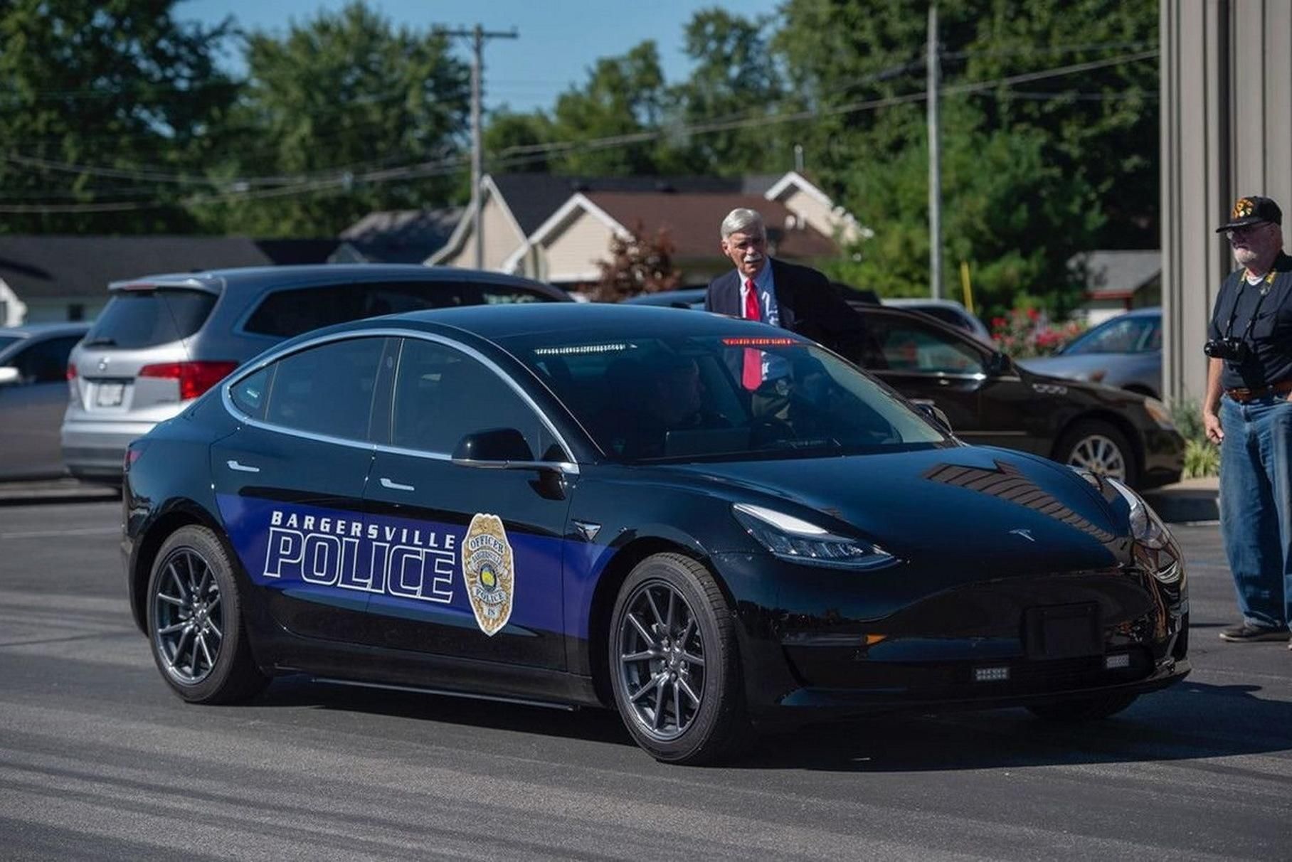 Поліцейські вважають, що електромобілі дозволять заощаджувати кошти - фото 1