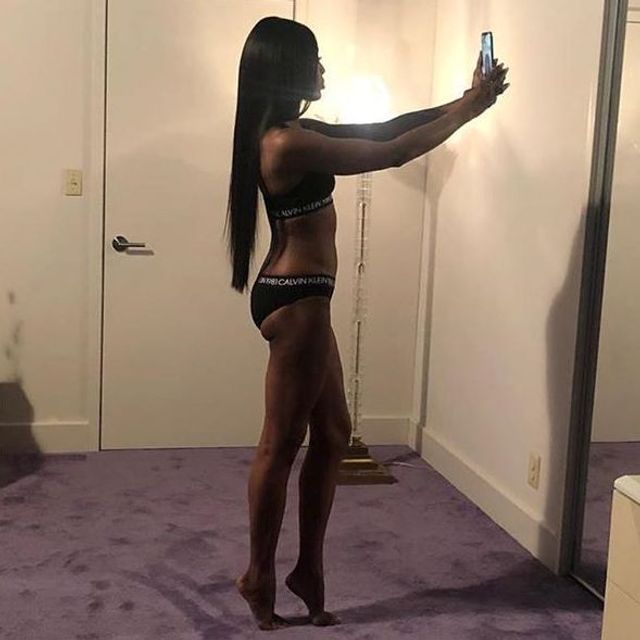 Зваблива Наомі Кемпбелл знялася в рекламі білизни - фото 351674