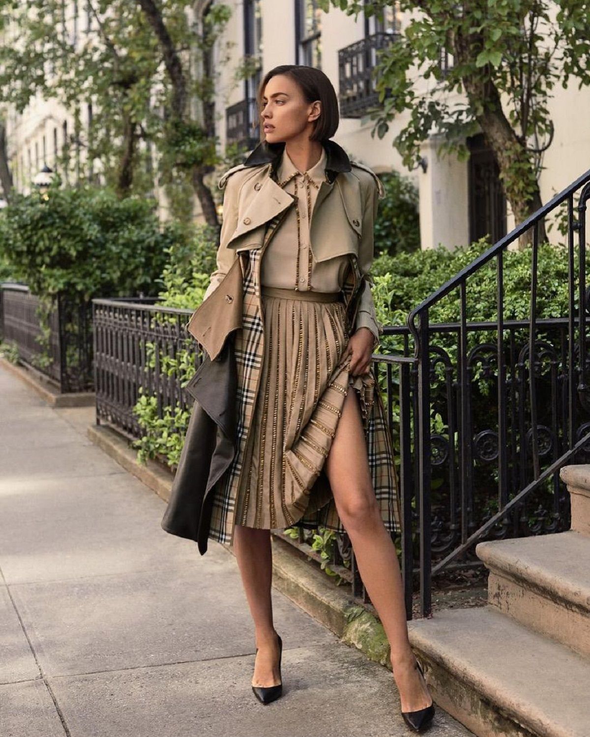 Ірина Шейк показала фігуру у білизні - фото 1