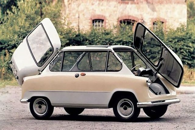 У мережі показали раритетну машину, в яку потрібно сідати через багажник і капот - фото 351828