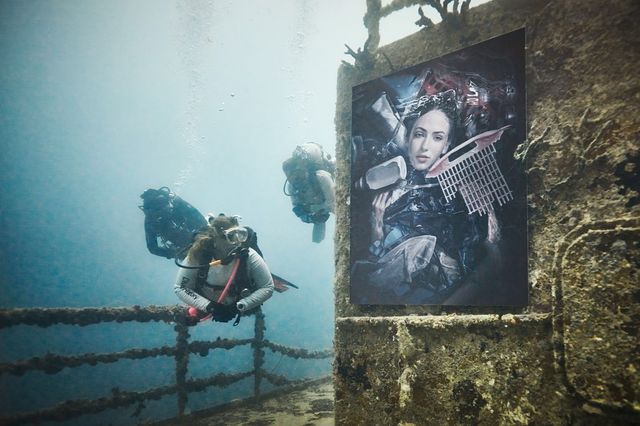Фотограф з Австрії проводить виставки своїх робіт під водою: ефектні фото - фото 351888