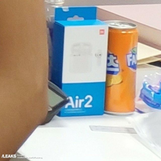 Xiaomi готує до випуску бездротові навушники Mi AirDots 2 Pro - фото 351955
