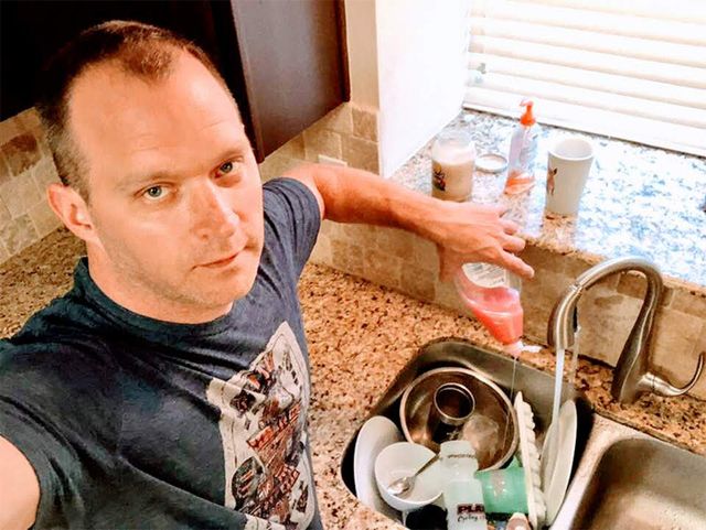 Що заводить жінок: хлопець зробив сексуальні фото для коханої і став зіркою - фото 352051