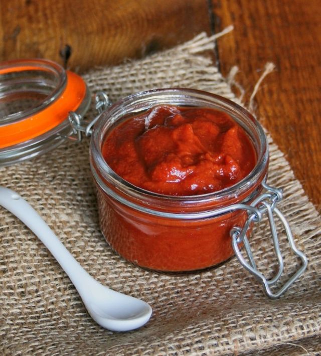 томатна паста через соковитискач чи м'ясорубку - фото 352180