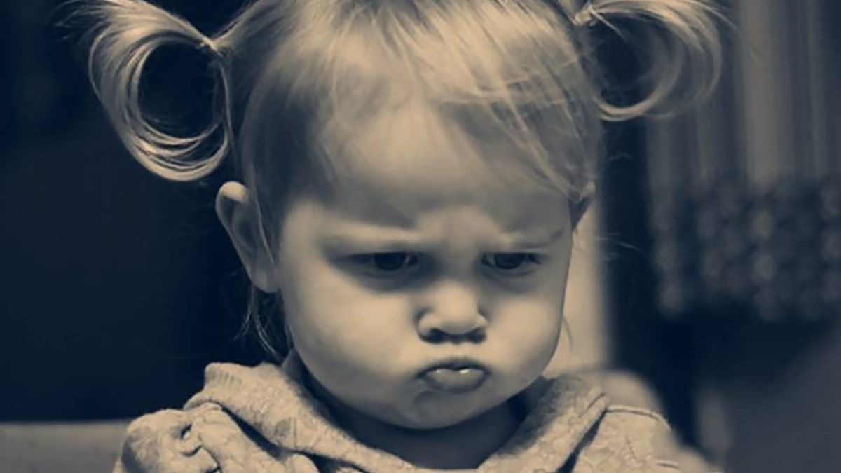 Ображена дівчинка - фото 1