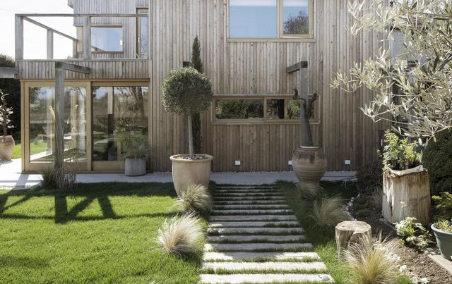 200-річний котедж перетворили на сучасний дім: ефектні фото - фото 352362