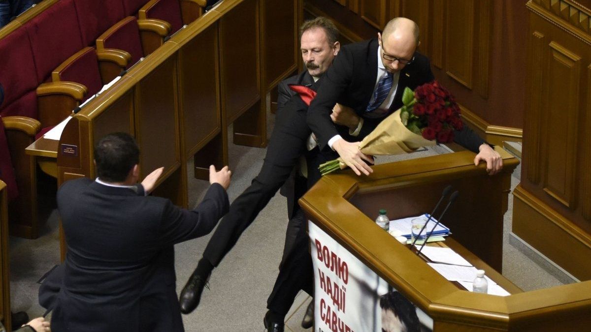 У Верховній Раді запропонували зробити секс-кабінки: журналіст надихнувся інтимними смс - фото 1