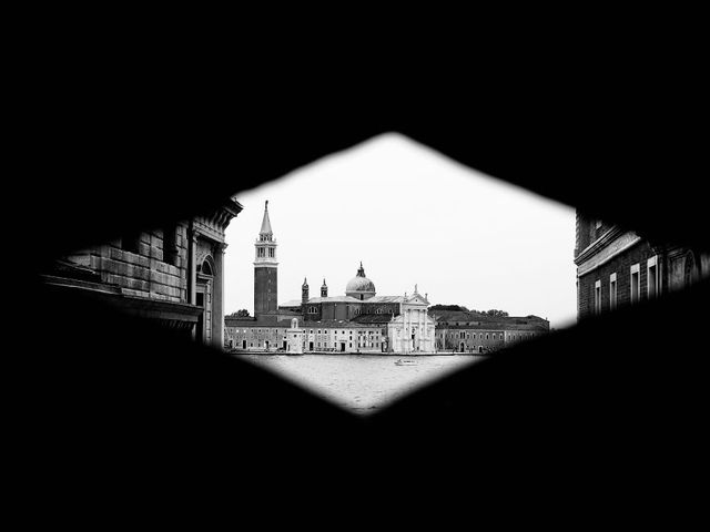 Прогулянка Венецією у чорно-білих фото, від яких перехоплює подих - фото 352468