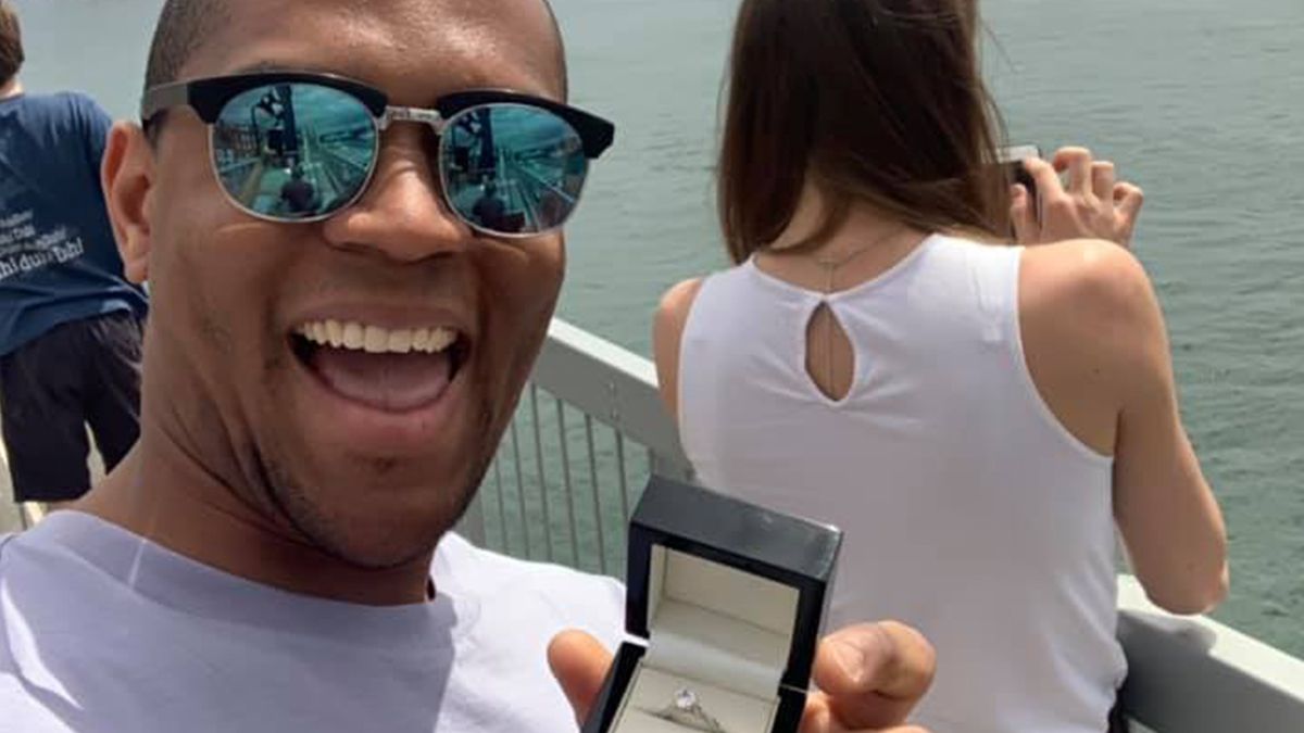 Як британець робив пропозицію дівчині - фото 1