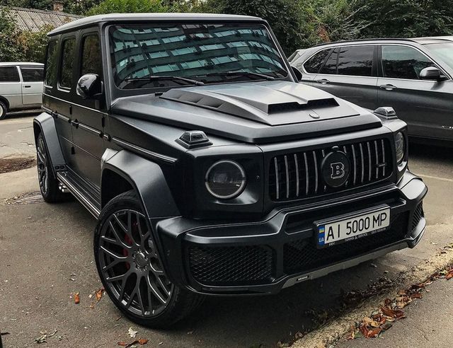 У Києві помітили Mercedes Brabus G700 - фото 352796