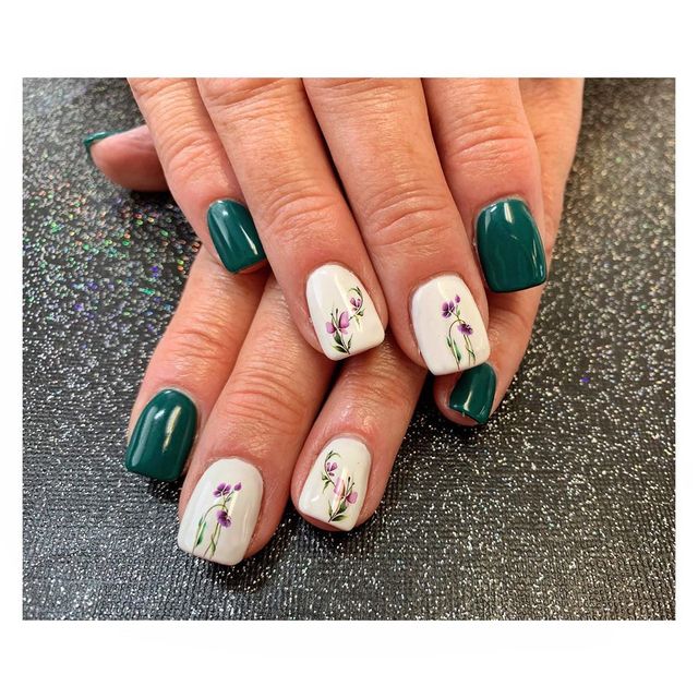 Манікюр на осінь 2025: модні тренди дизайну нігтів у фото - фото 352861