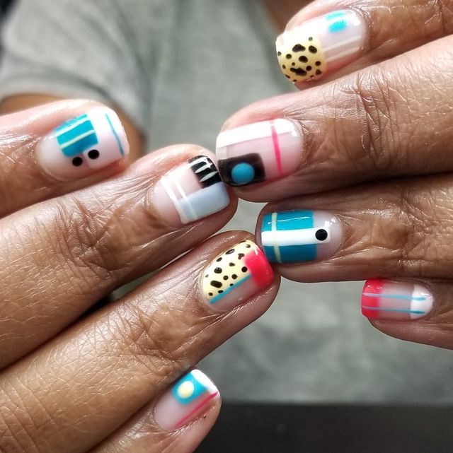 Манікюр на осінь 2025: модні тренди дизайну нігтів у фото - фото 352868