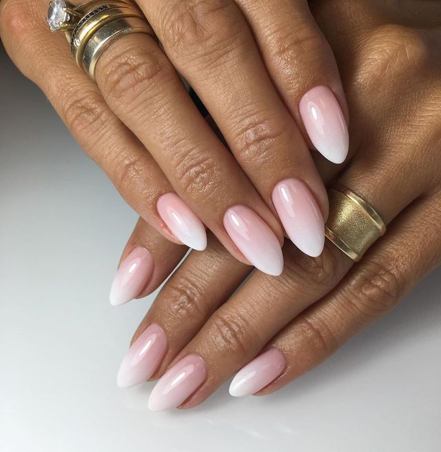 Манікюр на осінь 2025: модні тренди дизайну нігтів у фото - фото 352878