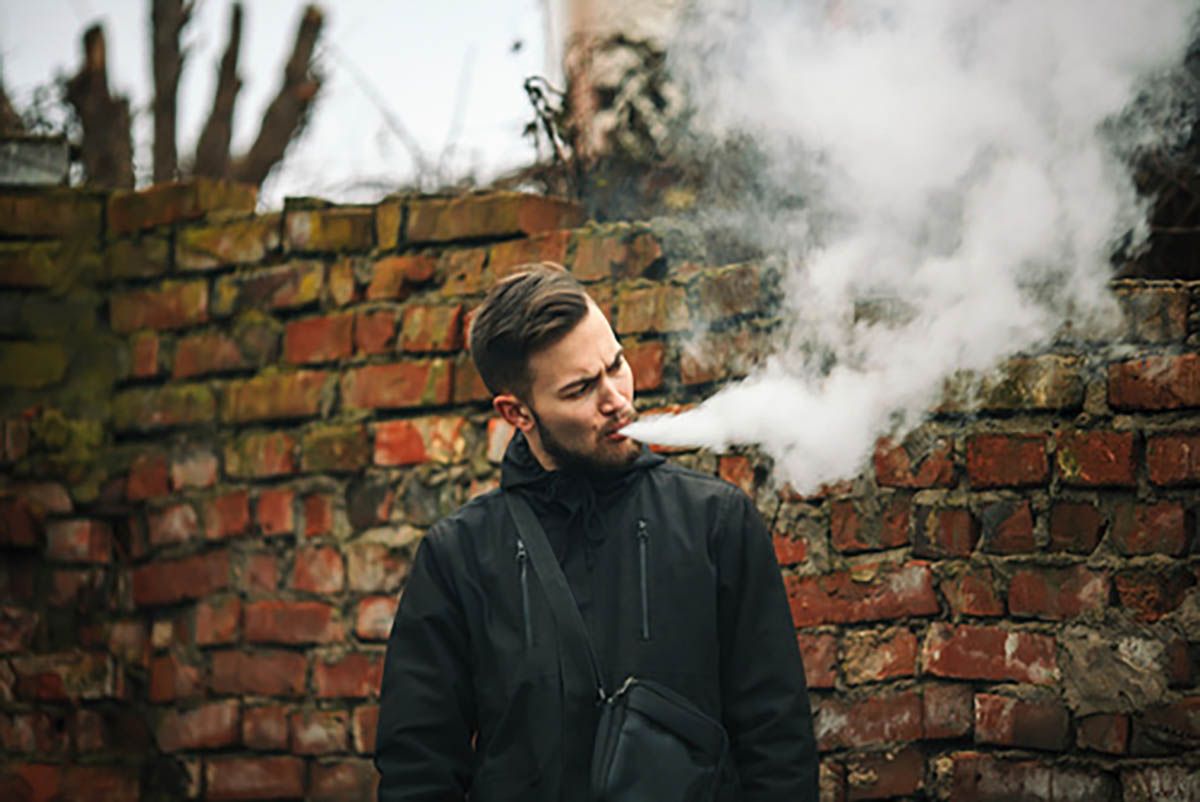 Куріння будь-яких сигарет негативно впливає на ваш сон - фото 1