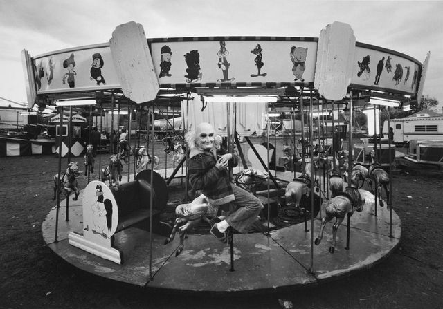 Заради цих знімків фотограф подорожував з бродячим цирком - фото 353231