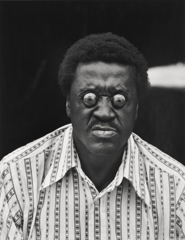 Заради цих знімків фотограф подорожував з бродячим цирком - фото 353237