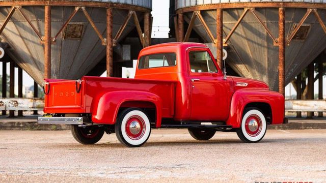 Класичний Ford 1953 року випуску пустять з молотка - фото 353473