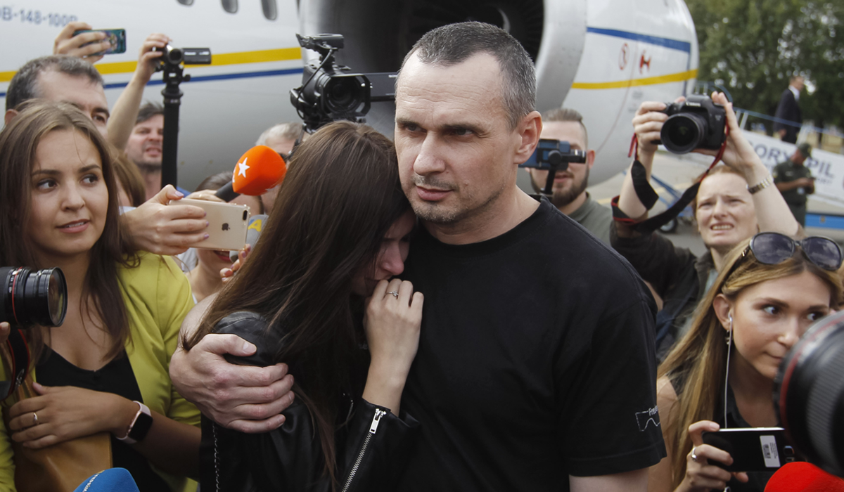 Олег Сенцов з донькою - фото 1