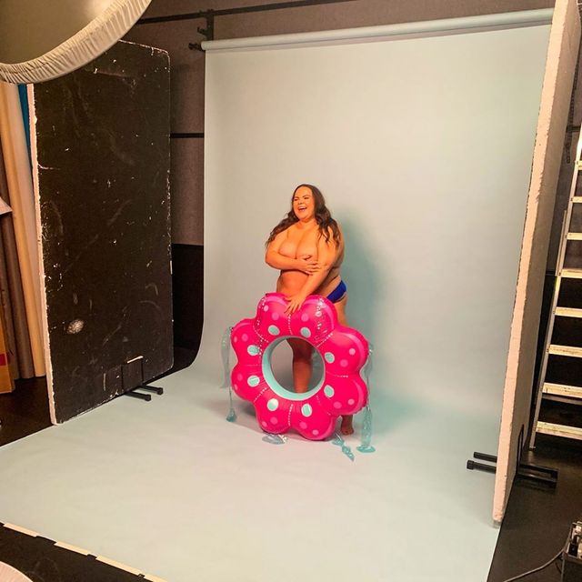 Дівчина, яку називали Міс Свиня, стала моделлю: пікантні фото - фото 353565