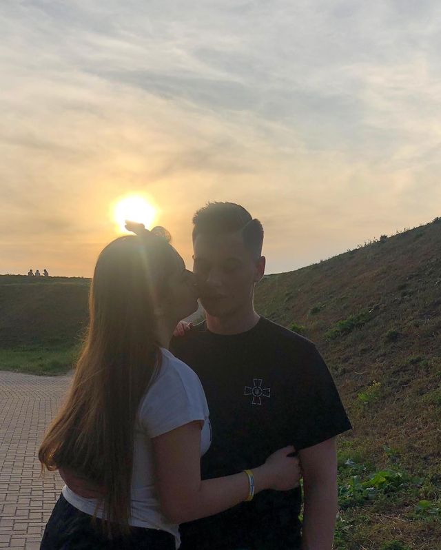 Юний моряк Андрій Ейдер освідчився дівчині після повернення з полону: емоційні фото - фото 353647