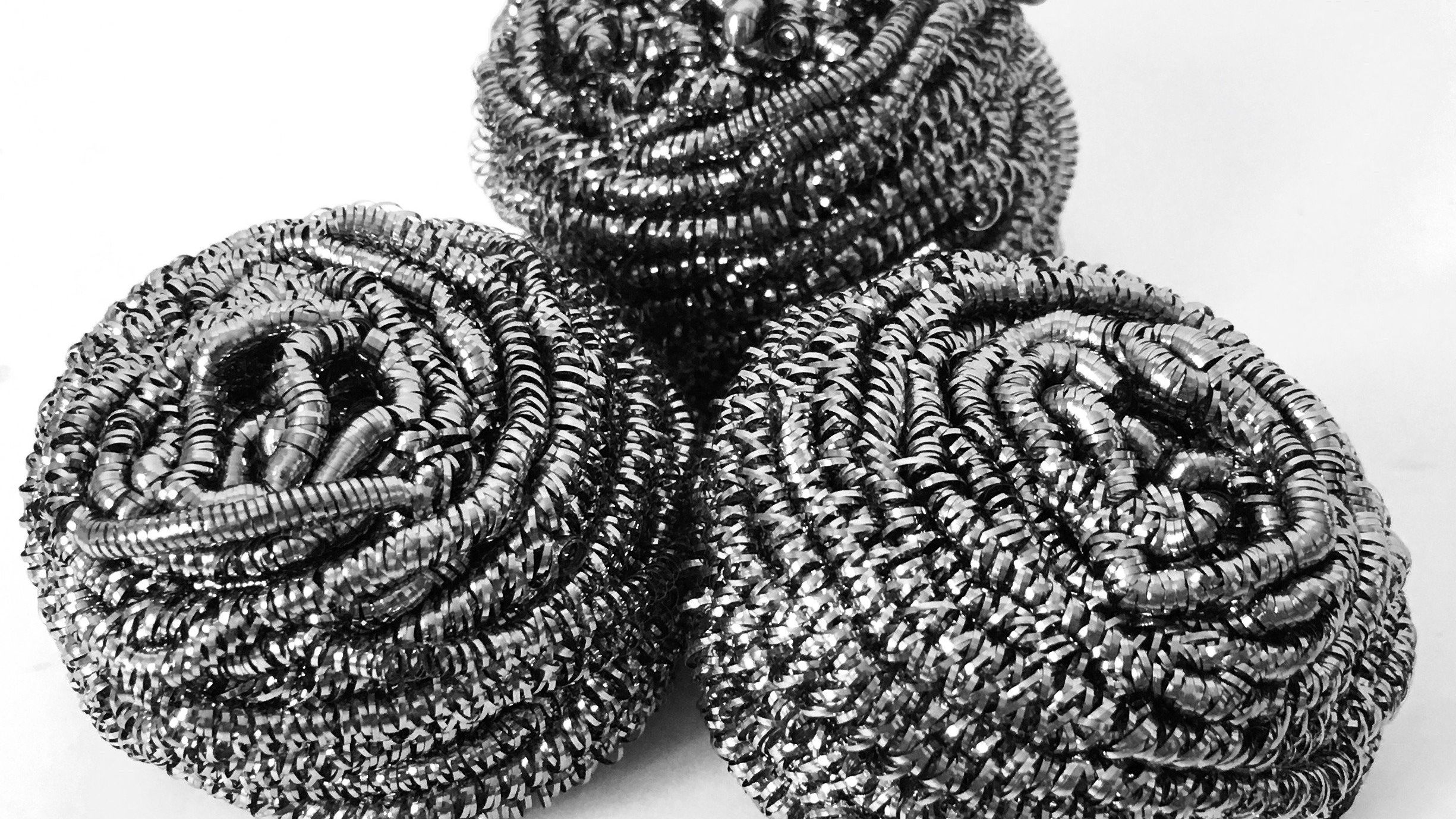 Правильне застосування кухонної металевої губки: фотоінструкція