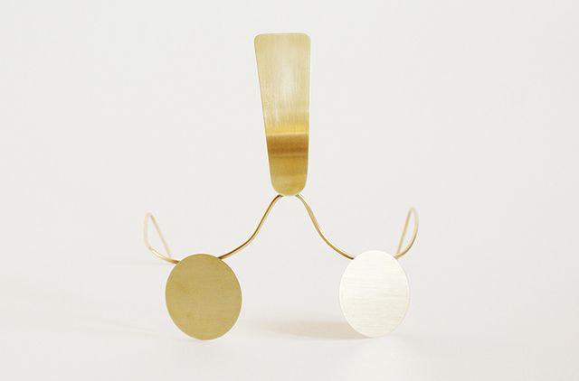 Ця прикраса робить обличчя невидимим для системи розпізнавання (фото) - фото 353870