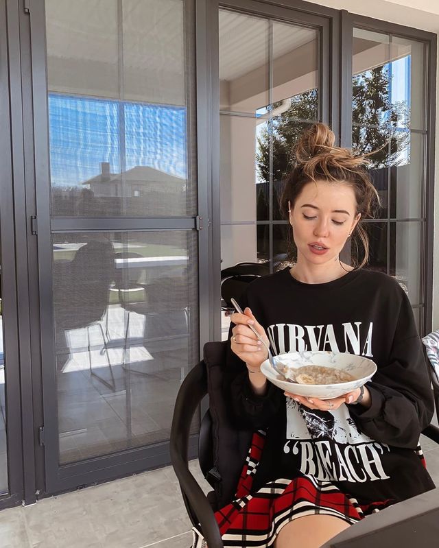 Надя Дорофєєва без макіяжу поділилась рідкісним фото - фото 353884