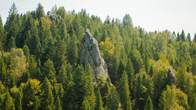 Куди поїхати восени в Україні: ТОП 7 маршрутів для осіннього відпочинку - фото 353971