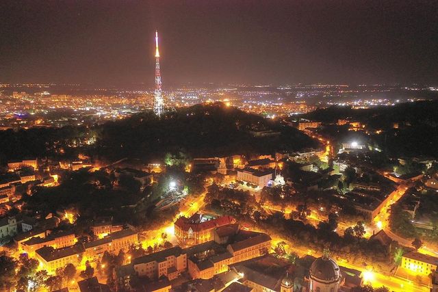 Куди поїхати восени в Україні: ТОП 7 маршрутів для осіннього відпочинку - фото 353974