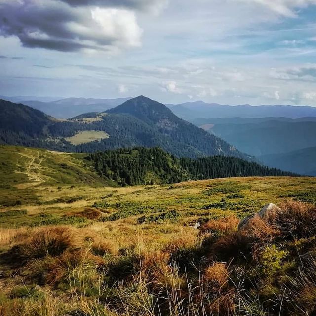 Куди поїхати восени в Україні: ТОП 7 маршрутів для осіннього відпочинку - фото 353980