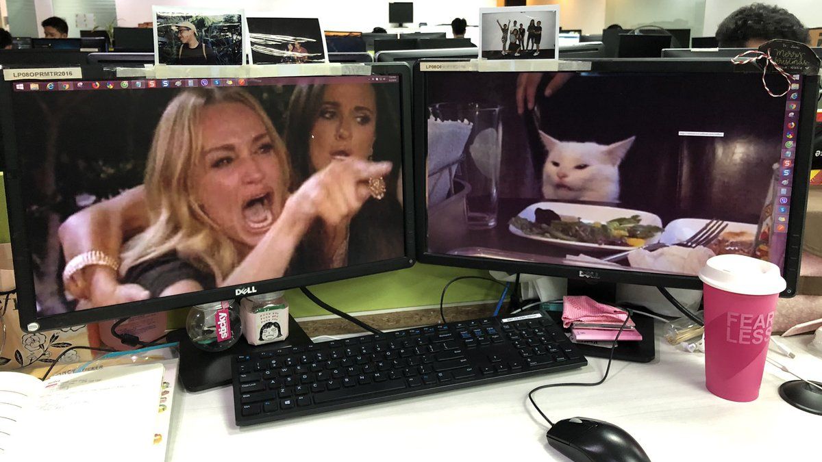 Один з головних мемів року користувачі мережі перенесли в реальне життя: кумедні фото