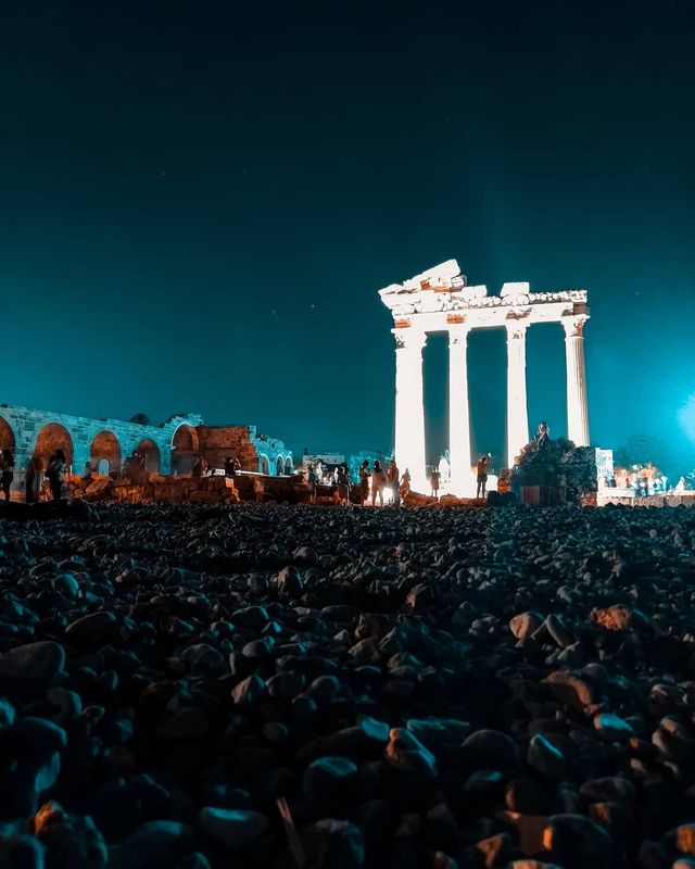 Студент робить на смартфон ефектні фото Туреччини - фото 354382