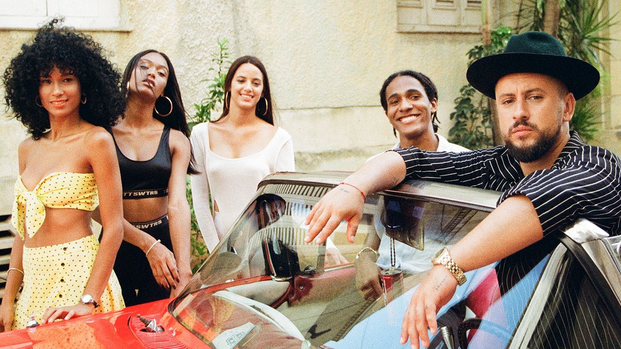 MONATIK випустив новий хітовий кліп, який поверне вас у літо: відео 18+