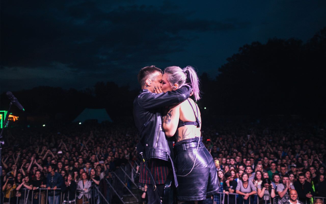 Роздягни мене: O.Torvald та солістка YUKO випустили гарячий кліп