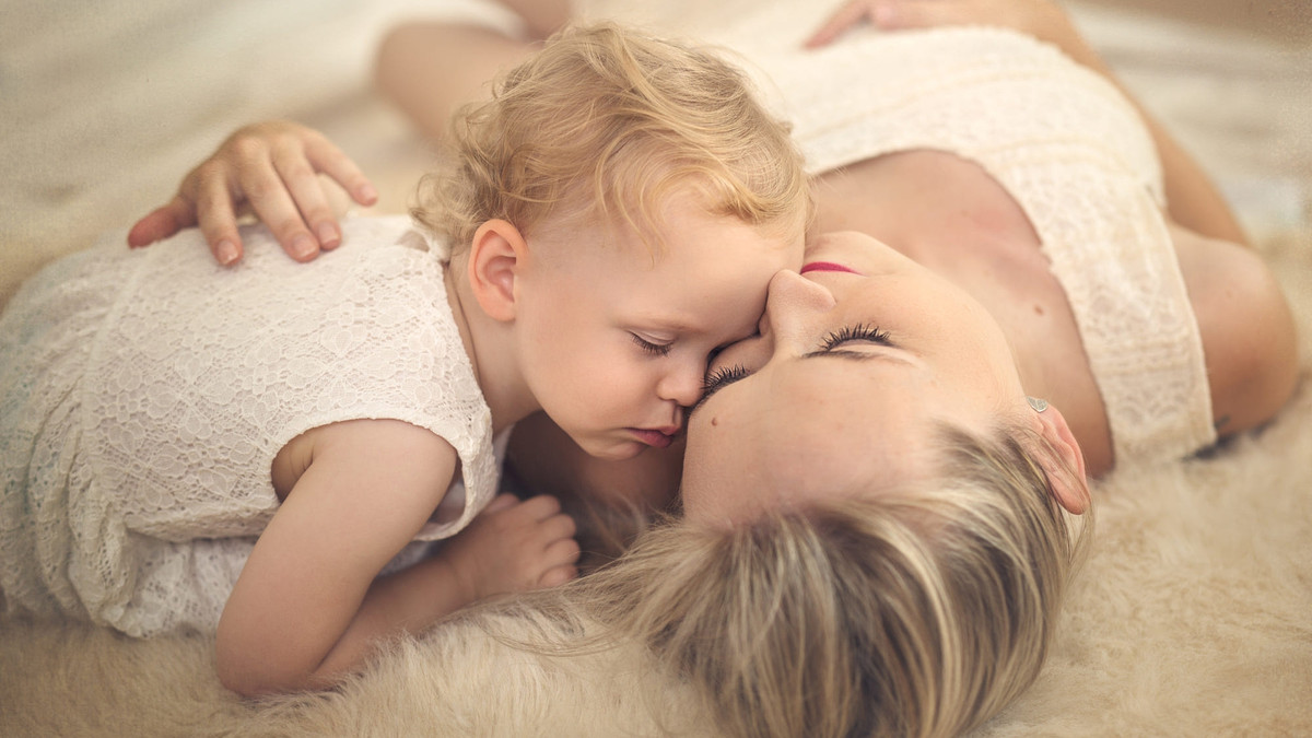 Вчені показали на фото мозок матері і дитини під час поцілунку - фото 1