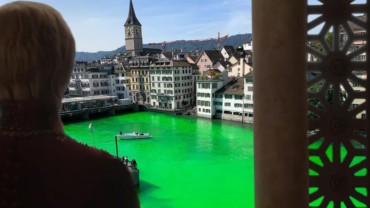 Річку Ліммат пофарбували у зелений колір - фото 1
