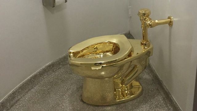 Здається, ми знаємо, хто це зробив: у Британії з палацу вкрали золотий унітаз - фото 355091