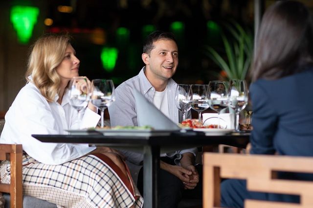 Дружина Зеленського викликала ажіотаж в мережі знімком з Мілою Куніс - фото 355149