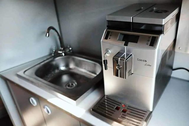 В Укрзалізниці показали найдорожчий плацкартний вагон: фото - фото 355165