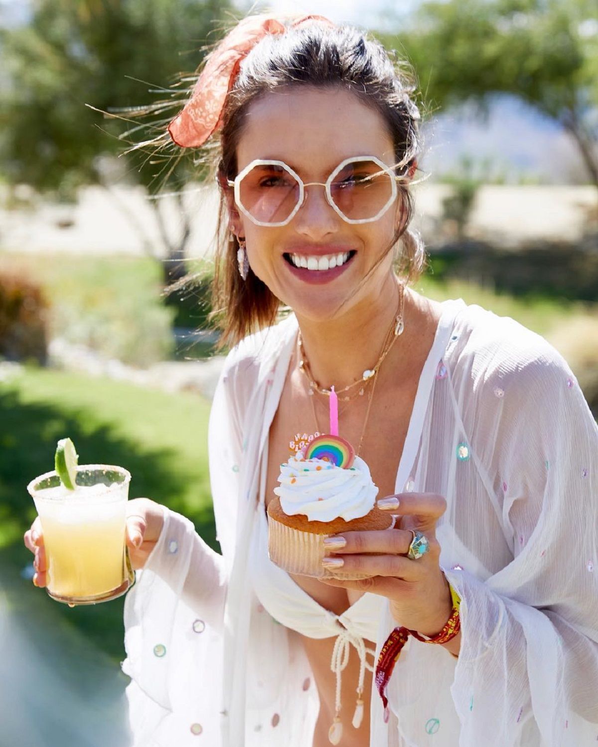 Сексуальний ангел: Алессандра Амброзіо показала фігуру на пляжі