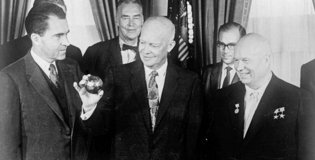 Розсекречені документи щодо 'місячних перегонів' між США та СРСР - фото 355410