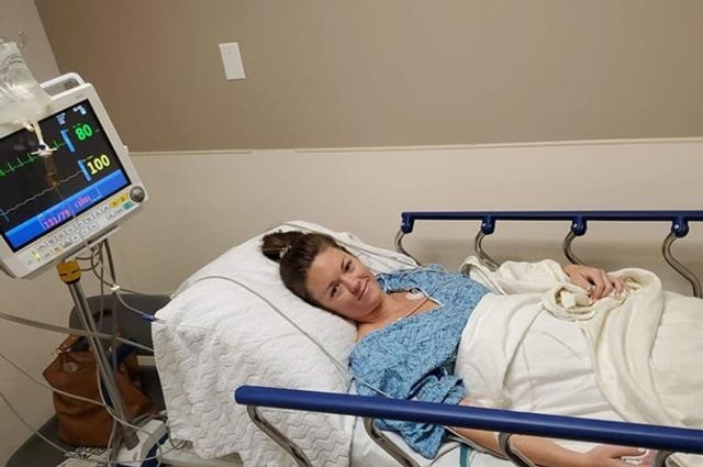 Дівчина з'їла свій перстень уві сні: її переслідували грабіжники - фото 355442