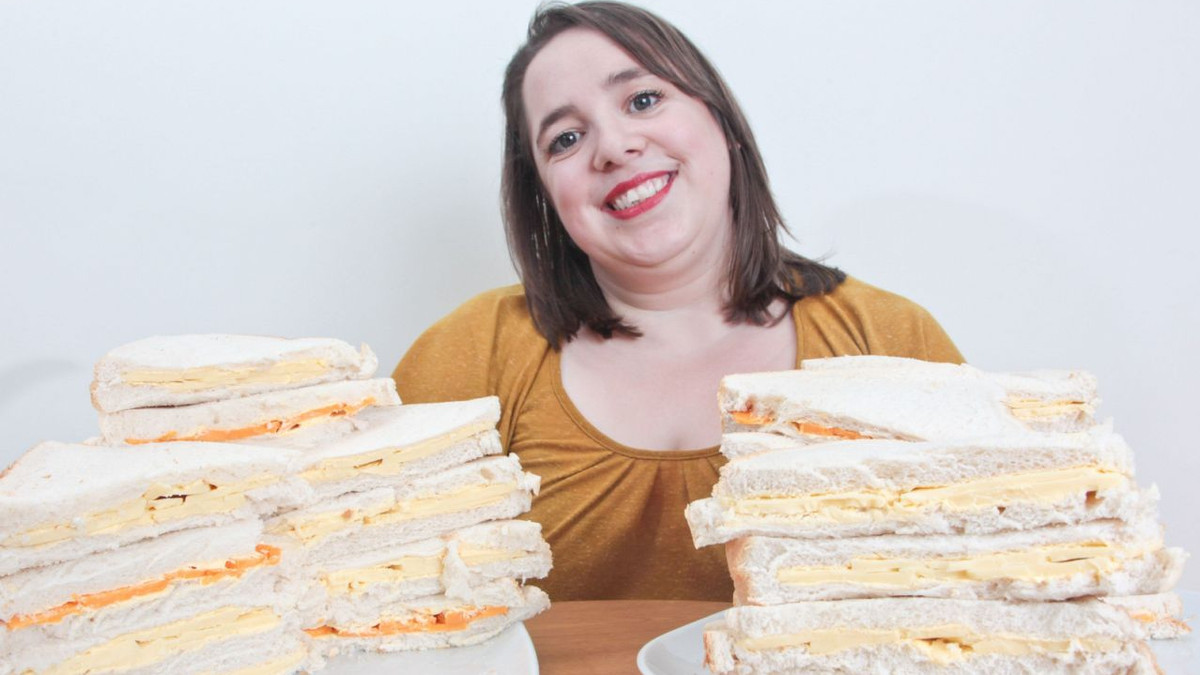 Британка майже 30 років їсть лише бутерброди з сиром через рідкісну фобію іншої їжі - фото 1