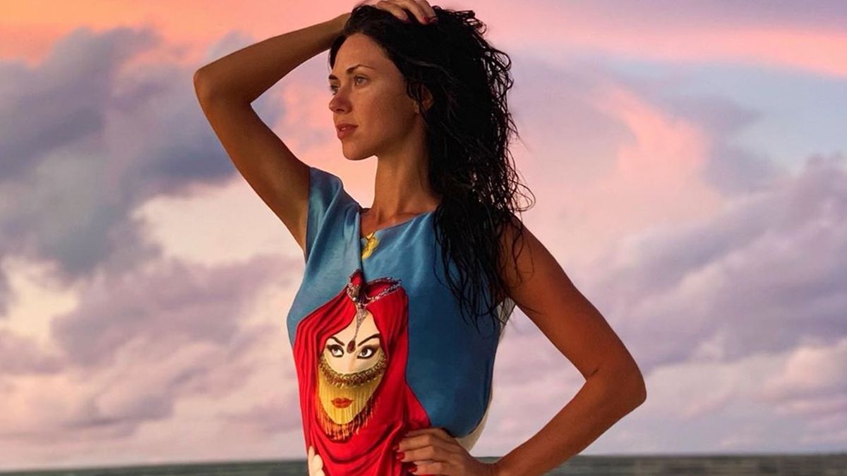 Віка з НеАнгелів засвітила пружні сідниці та сталевий прес: гарячі фото