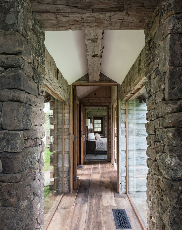 Як виглядає ідеальний дім для відпочинку на краю лісу (фото) - фото 355726