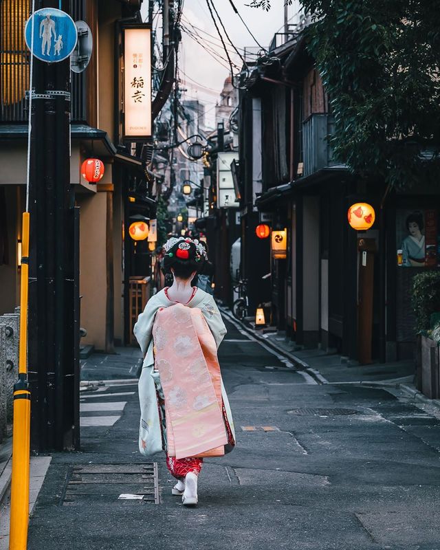 Прогулянка вулицями Токіо у яскравих фото - фото 355801