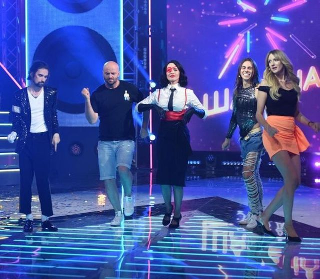 Даша Астаф'єва повторила провокаційний образ Мадонни - фото 355906