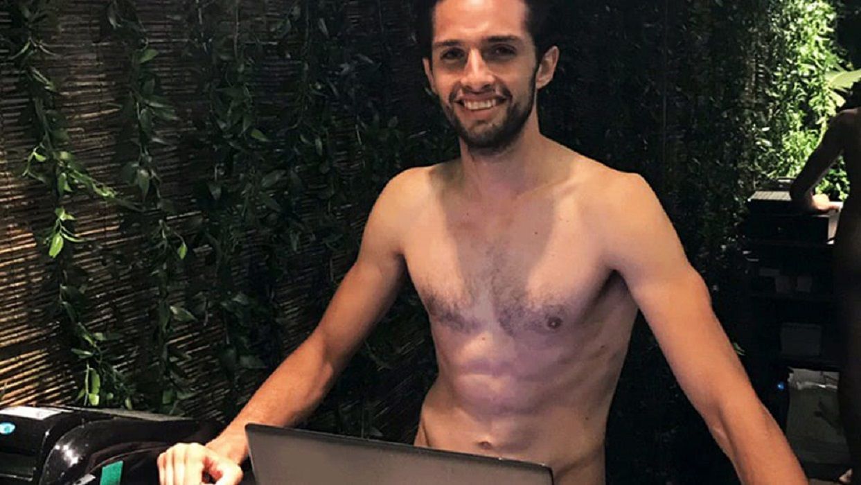 У Мілані з'явився магазин тільки з голими продавцями (18+)