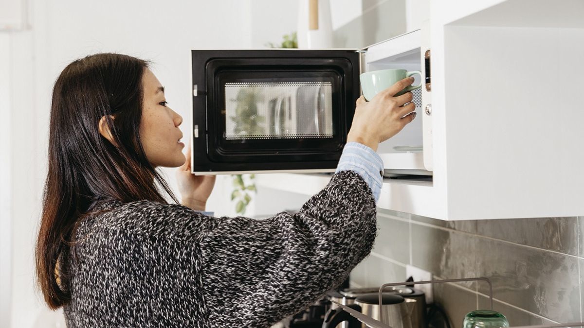 Лайфхаки з мікрохвильовкою, про які ви точно не знали